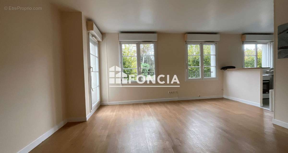 Appartement à CORBEIL-ESSONNES