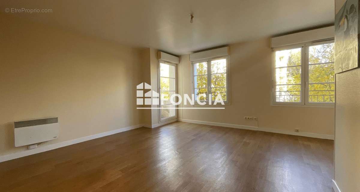 Appartement à CORBEIL-ESSONNES