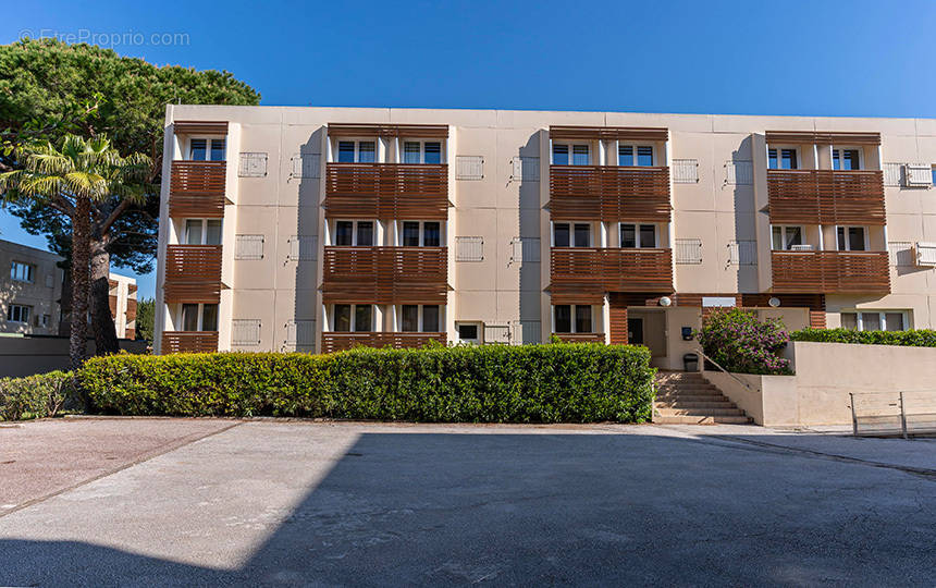 Appartement à LA LONDE-LES-MAURES