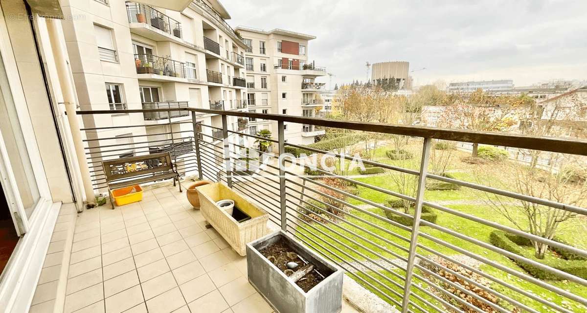 Appartement à LE PLESSIS-ROBINSON