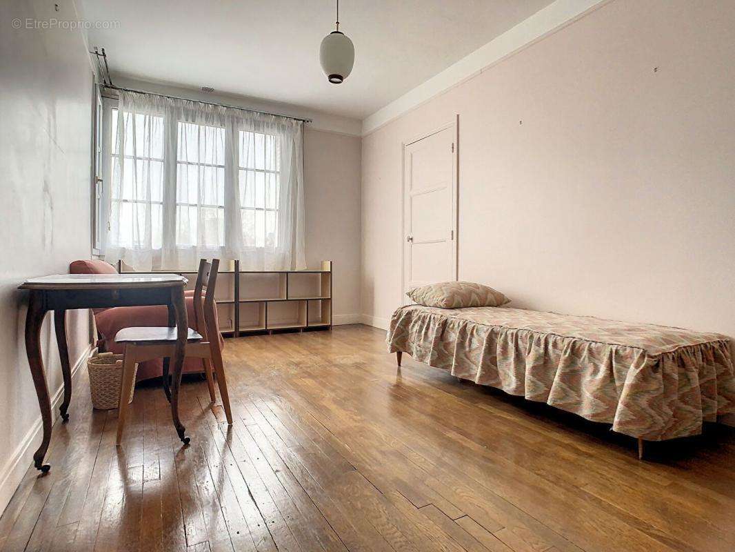 Appartement à ISSY-LES-MOULINEAUX