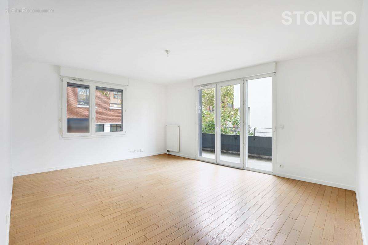 Appartement à PARIS-17E