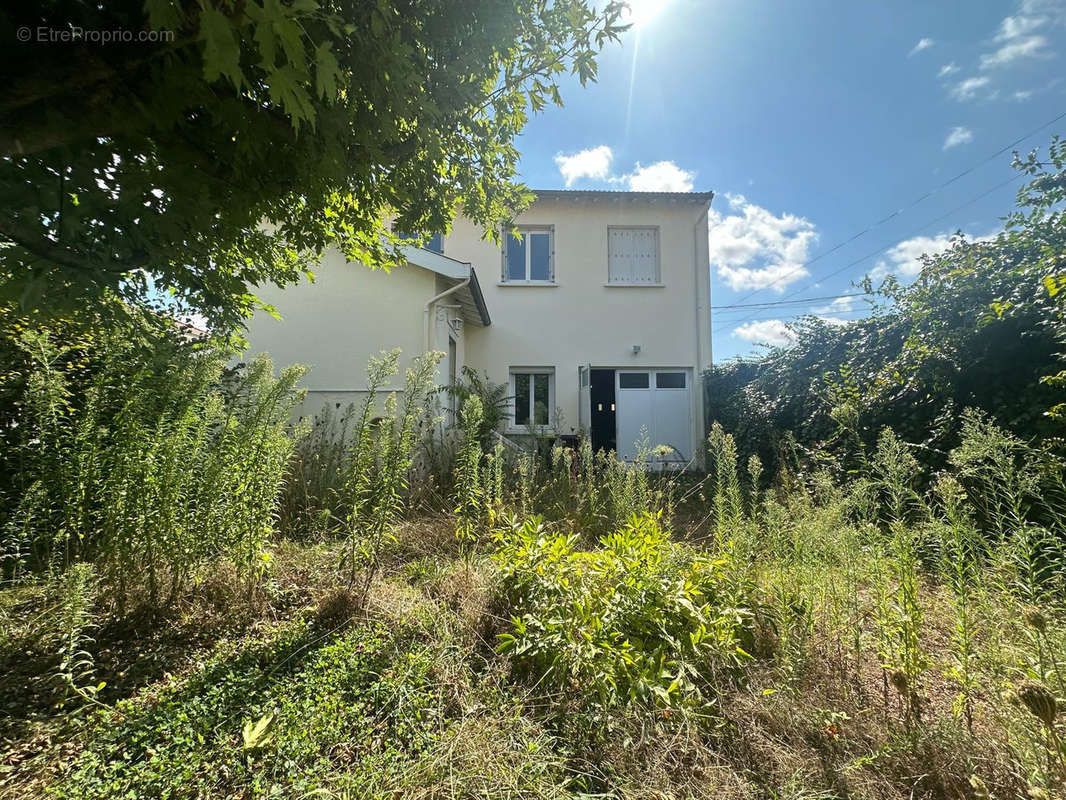 Maison à LE COTEAU