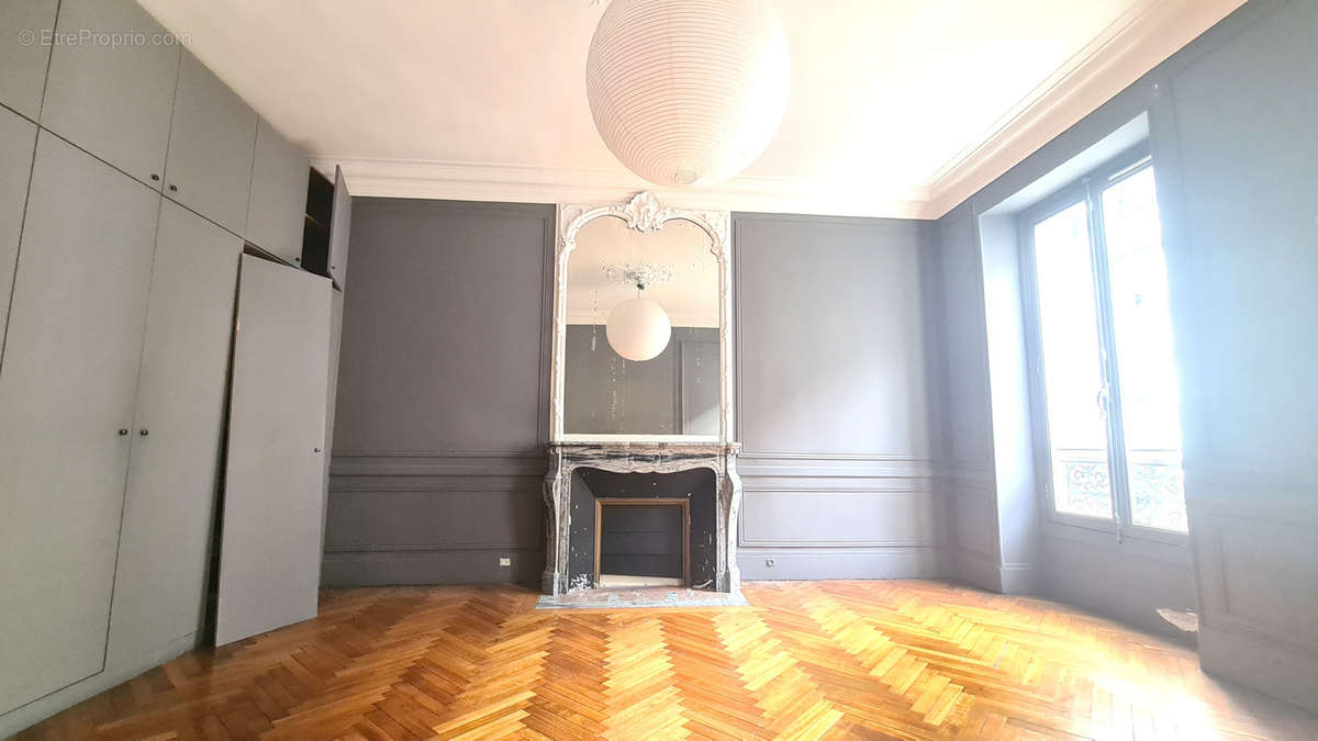 Appartement à PARIS-9E