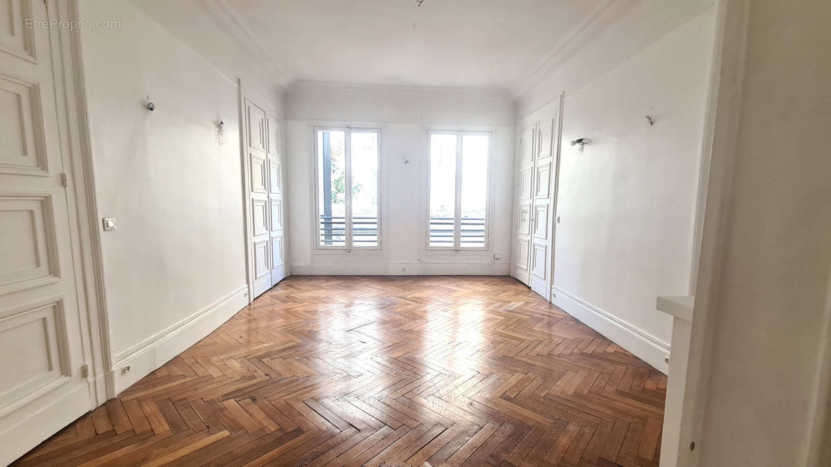 Appartement à PARIS-9E