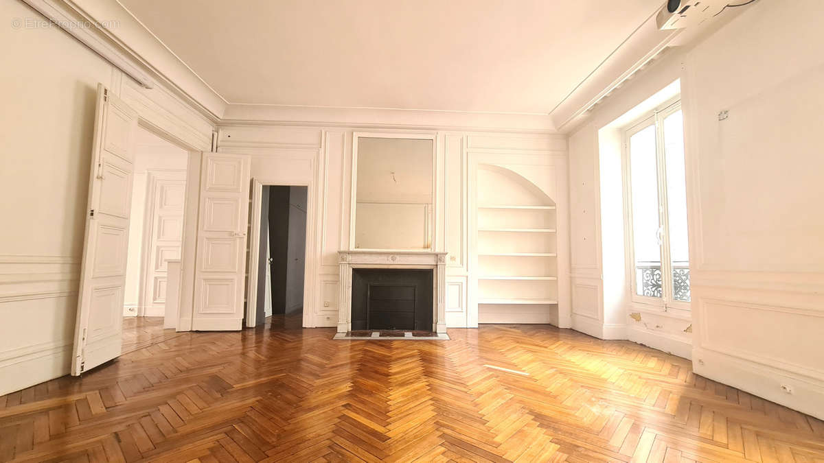 Appartement à PARIS-9E