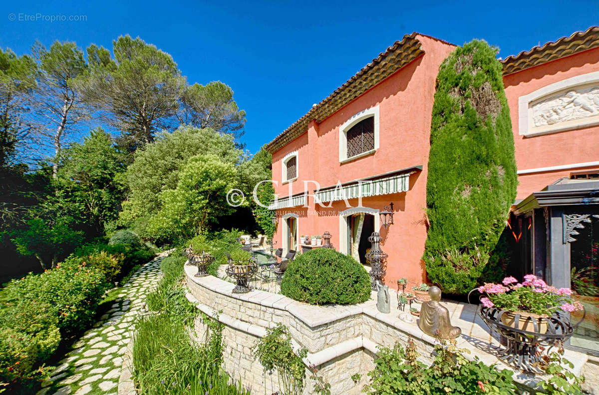 Maison à MOUGINS