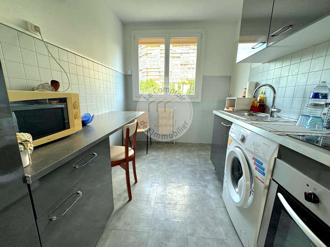 Appartement à MARSEILLE-9E