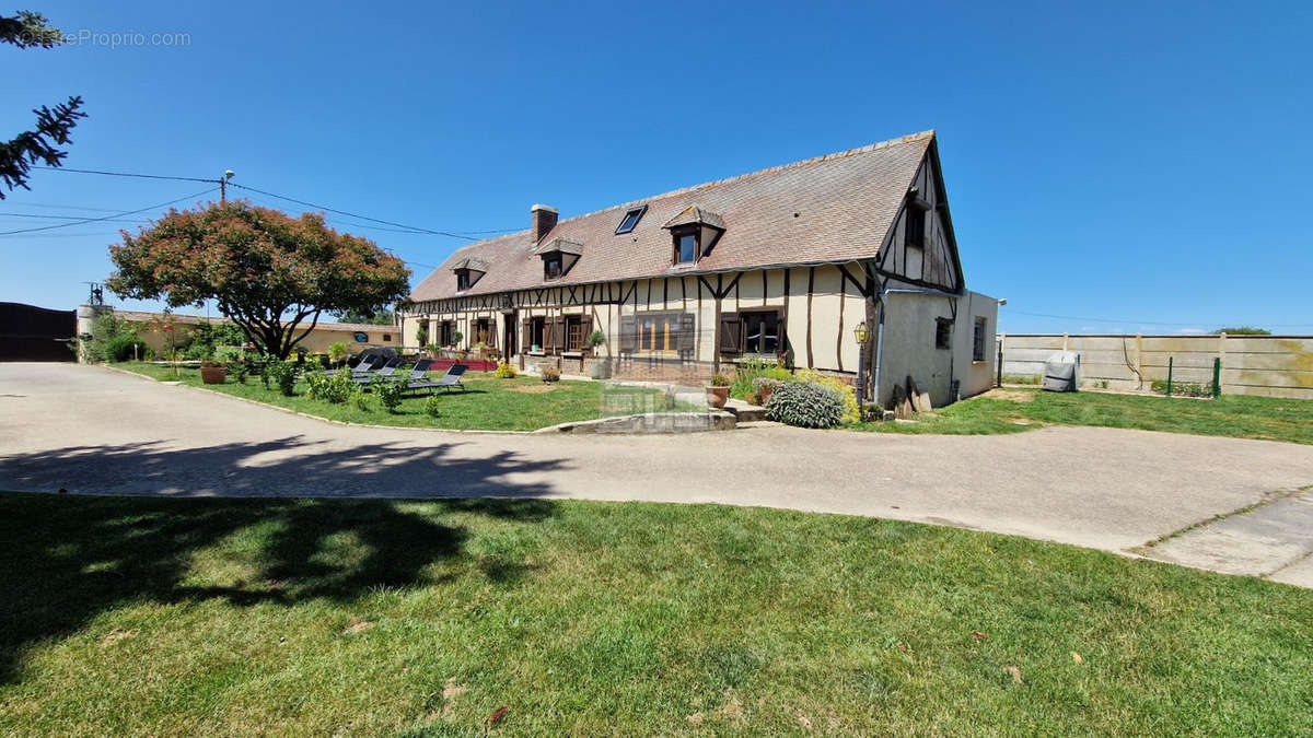 Maison à BEAUMONT-LE-ROGER