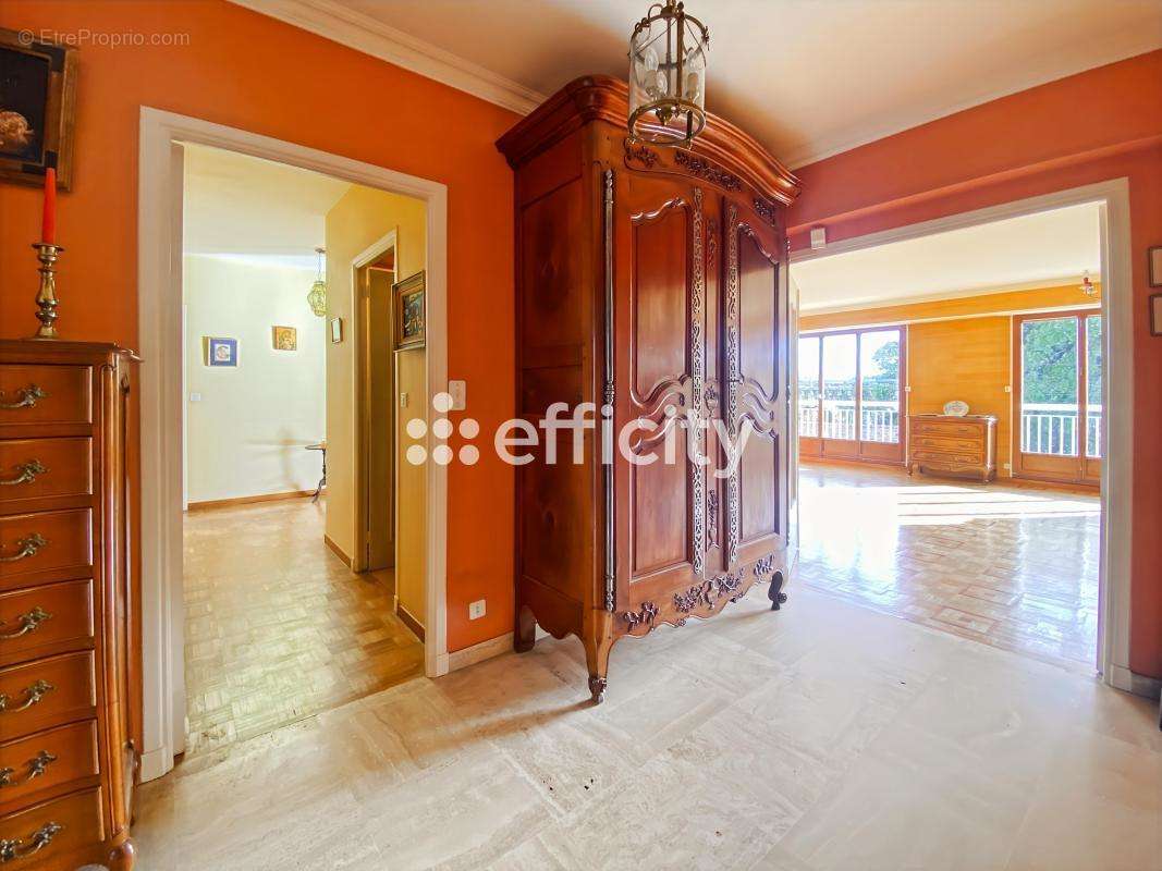 Appartement à MARSEILLE-4E