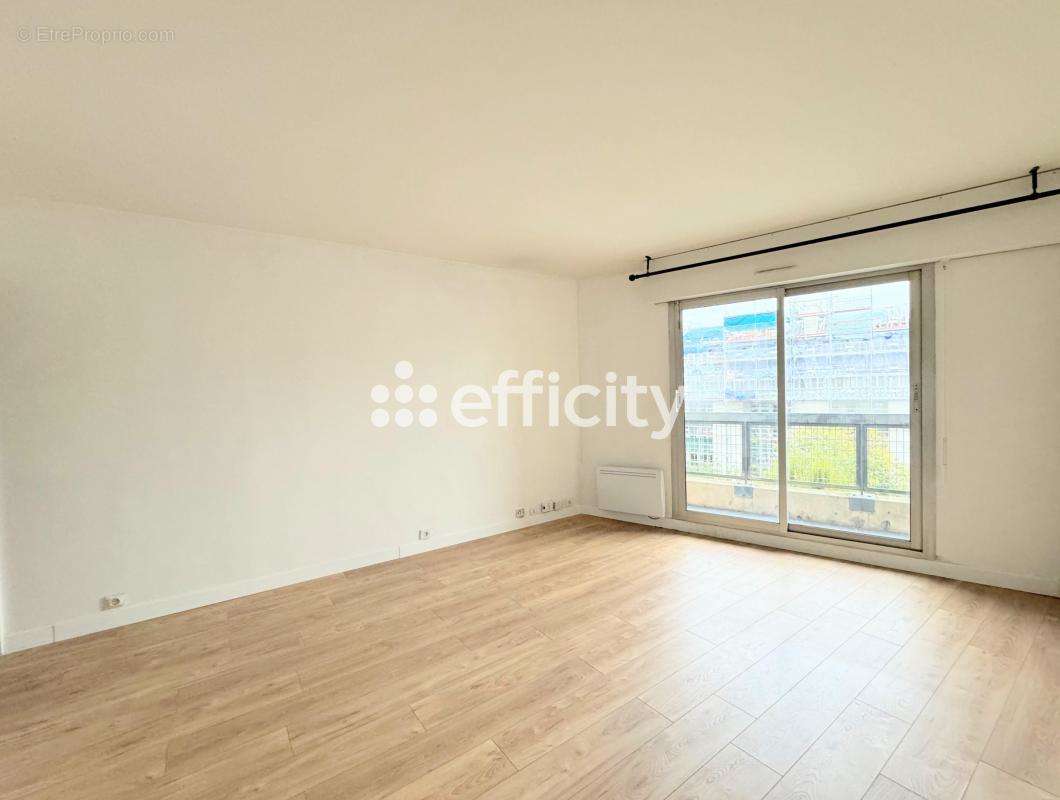 Appartement à PARIS-19E