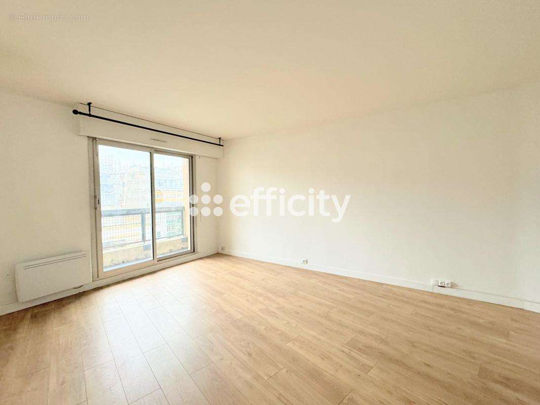 Appartement à PARIS-19E