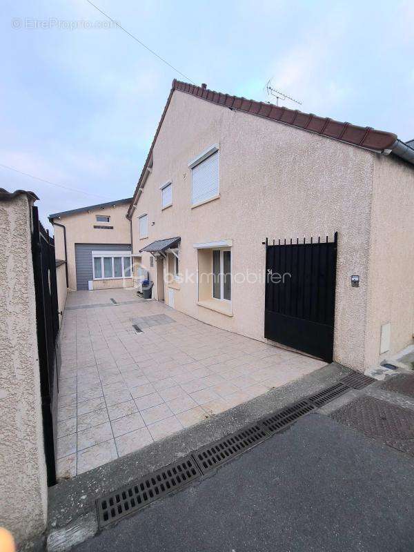 Maison à BOISSY-SOUS-SAINT-YON