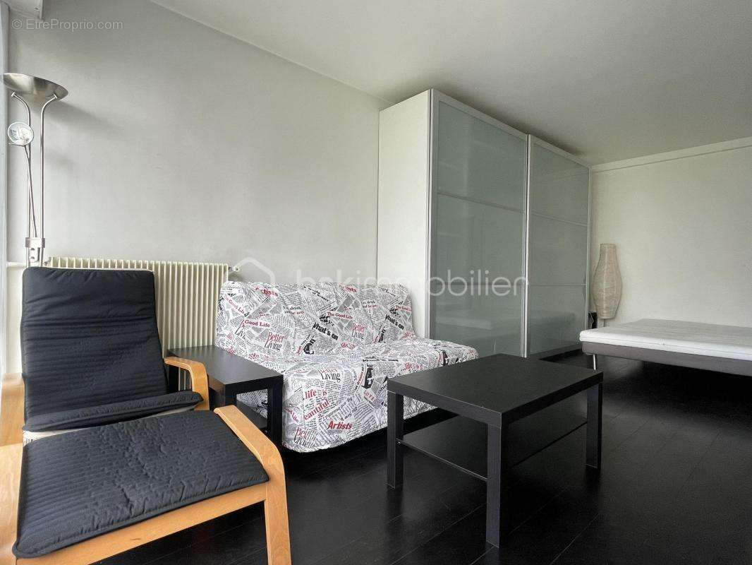 Appartement à COURBEVOIE