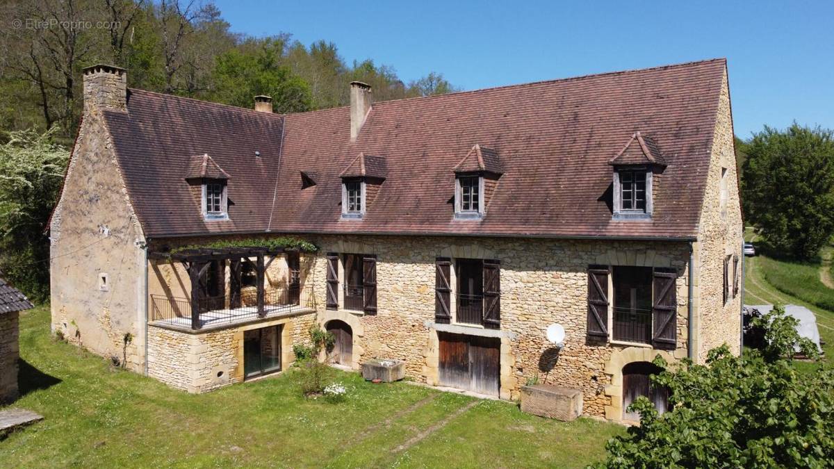 Maison à SAINT-GENIES