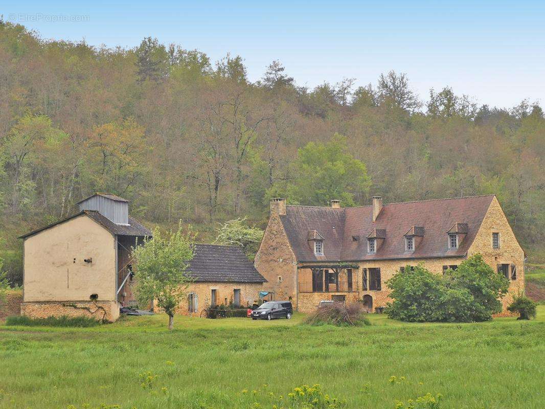 Maison à SAINT-GENIES