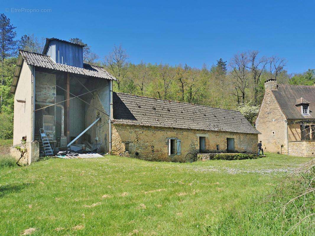 Maison à SAINT-GENIES