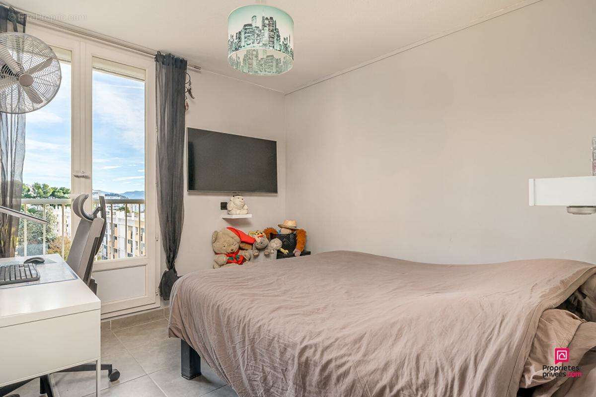 Appartement à MARSEILLE-11E