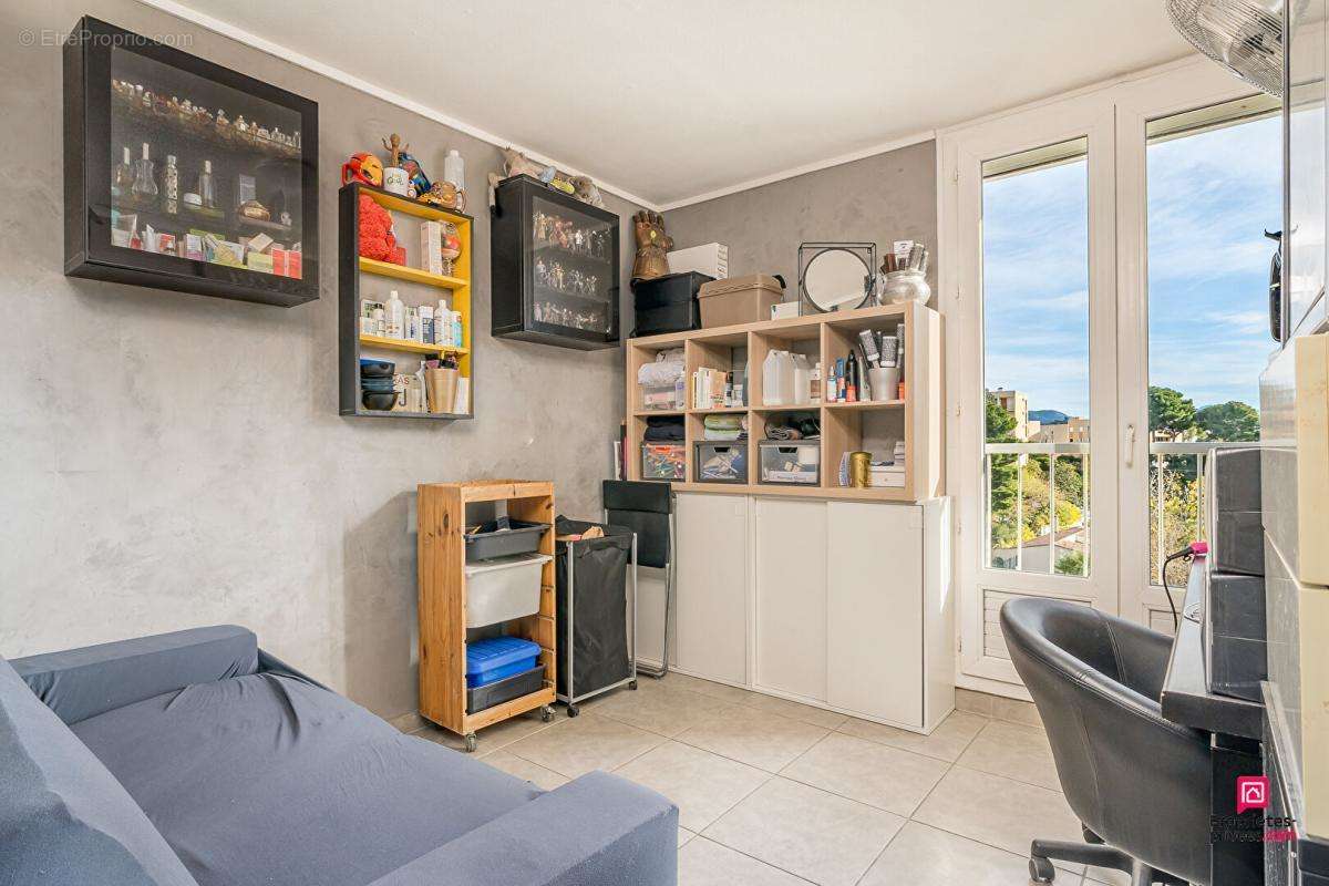 Appartement à MARSEILLE-11E