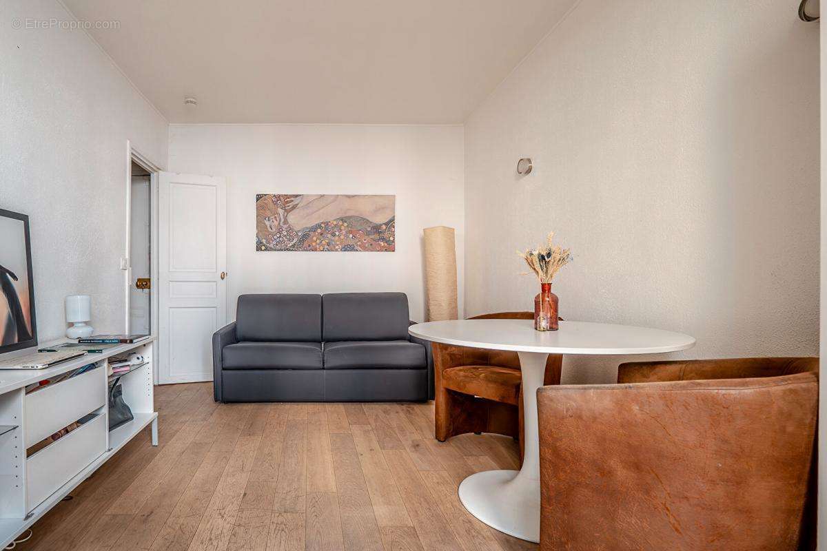 Appartement à PARIS-7E