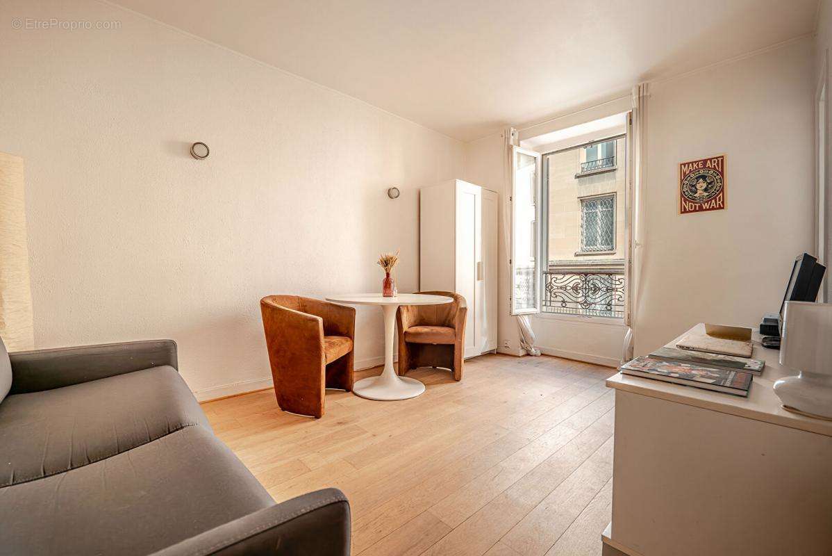 Appartement à PARIS-7E