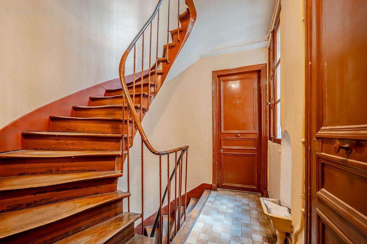 Appartement à PARIS-7E