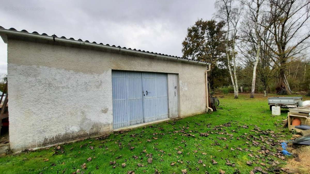 Maison à MONTENDRE