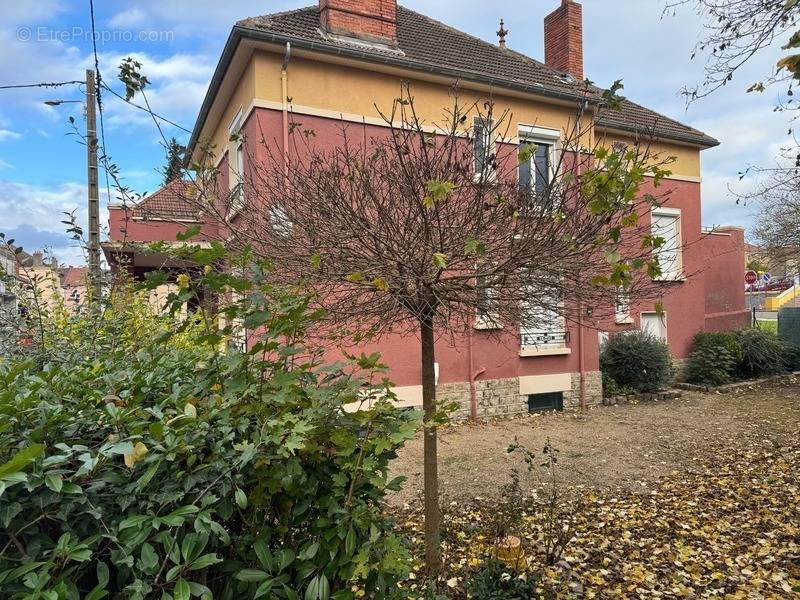 Appartement à MONTCEAU-LES-MINES