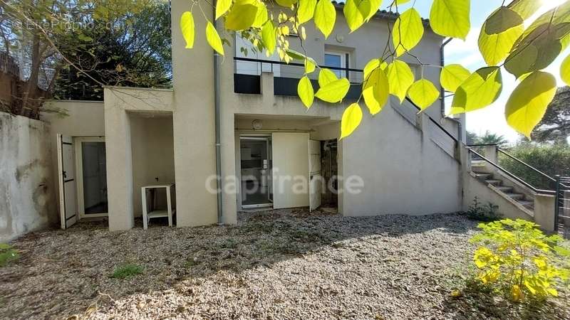 Appartement à VILLENEUVE-LES-AVIGNON