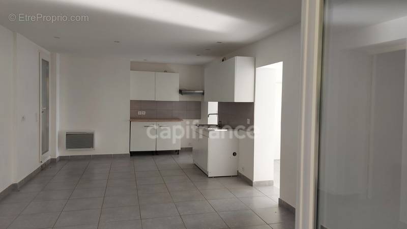 Appartement à VILLENEUVE-LES-AVIGNON