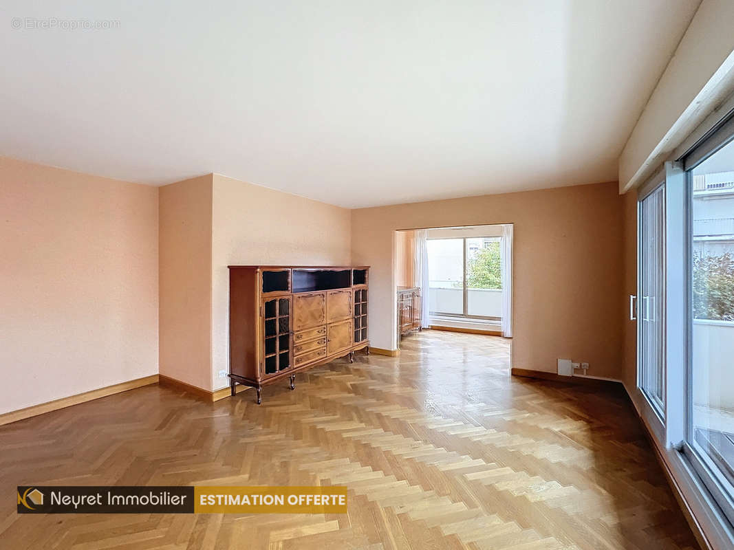 Appartement à SAINT-ETIENNE