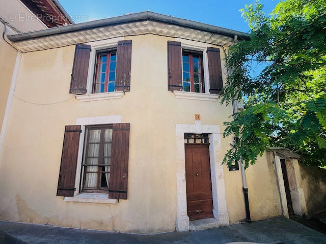 Maison à SAINT-SATURNIN-LES-APT