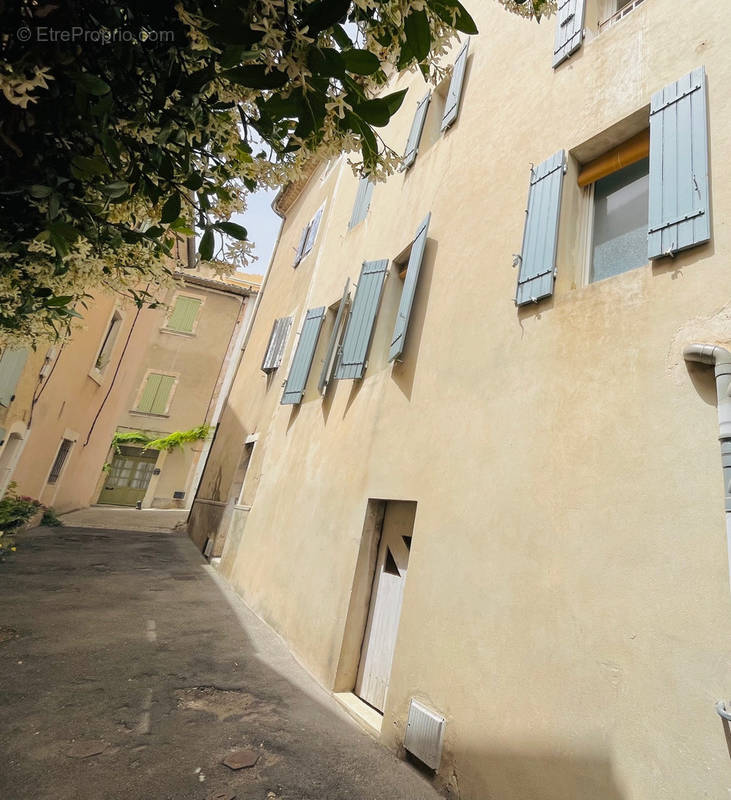 Maison à SAINT-SATURNIN-LES-APT