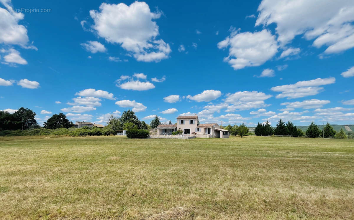 Maison à SIMIANE-LA-ROTONDE