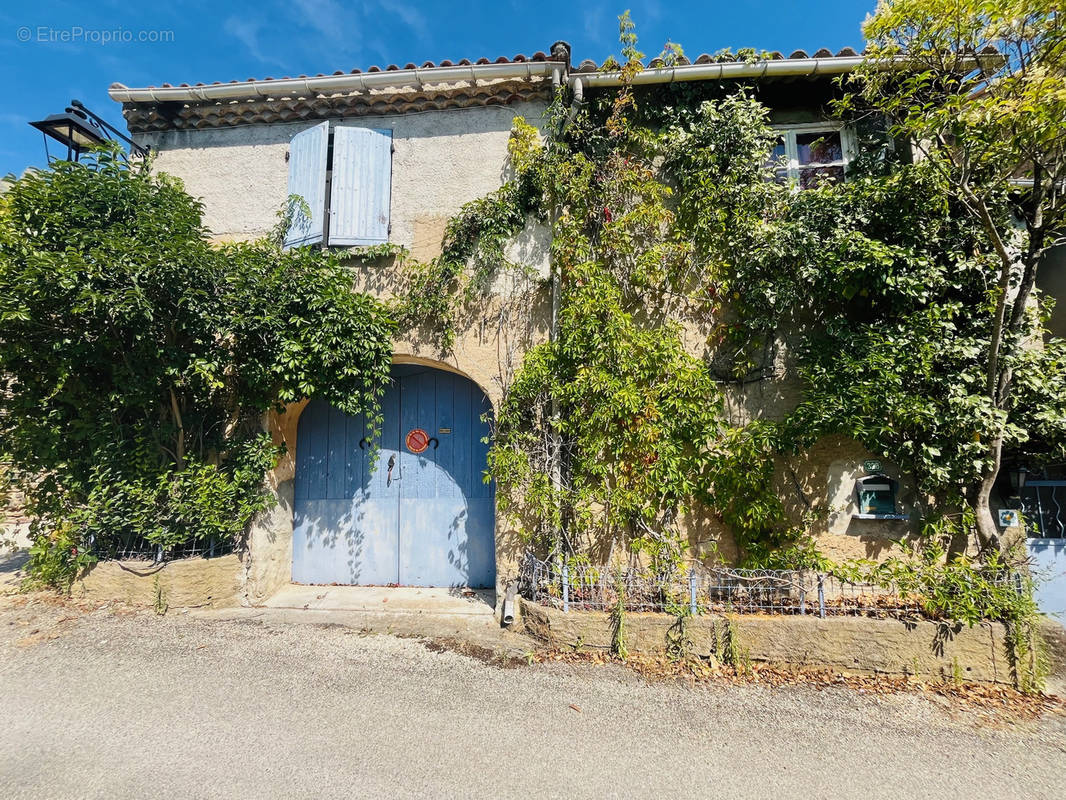 Maison à SAINT-SATURNIN-LES-APT