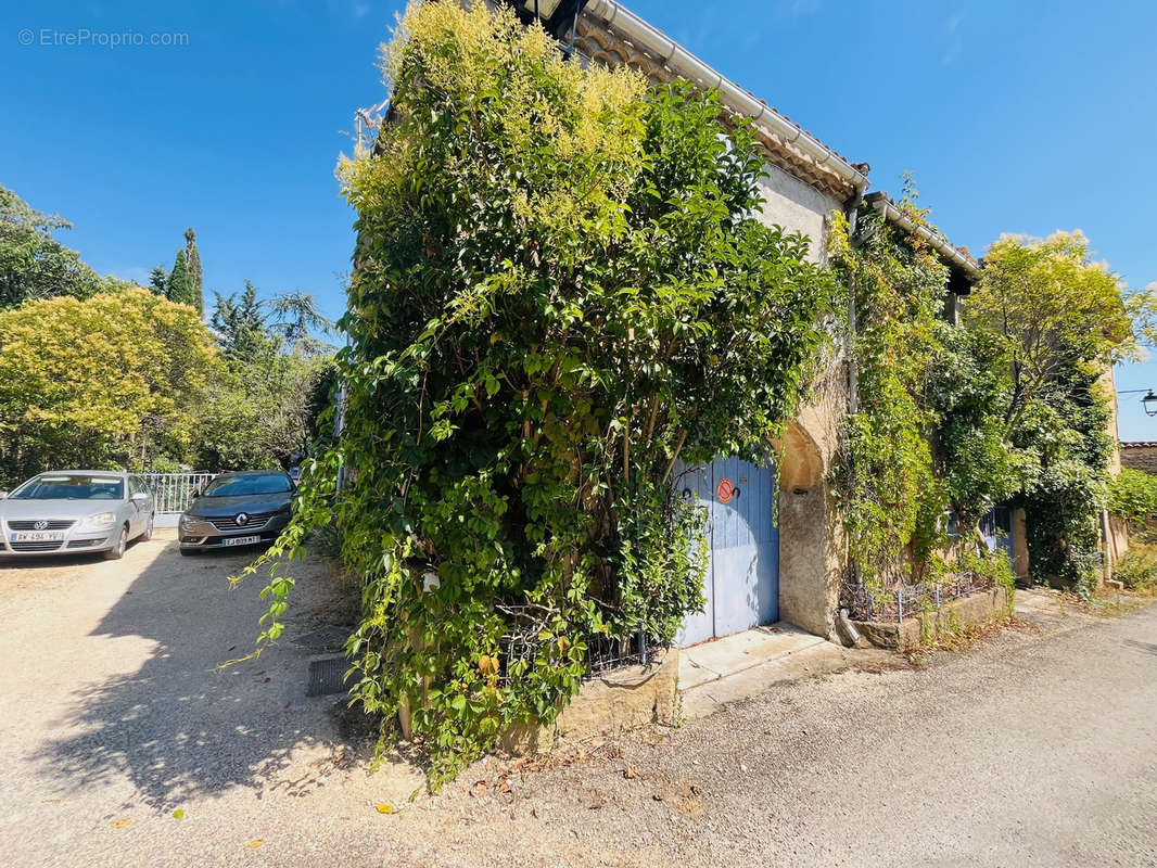 Maison à SAINT-SATURNIN-LES-APT