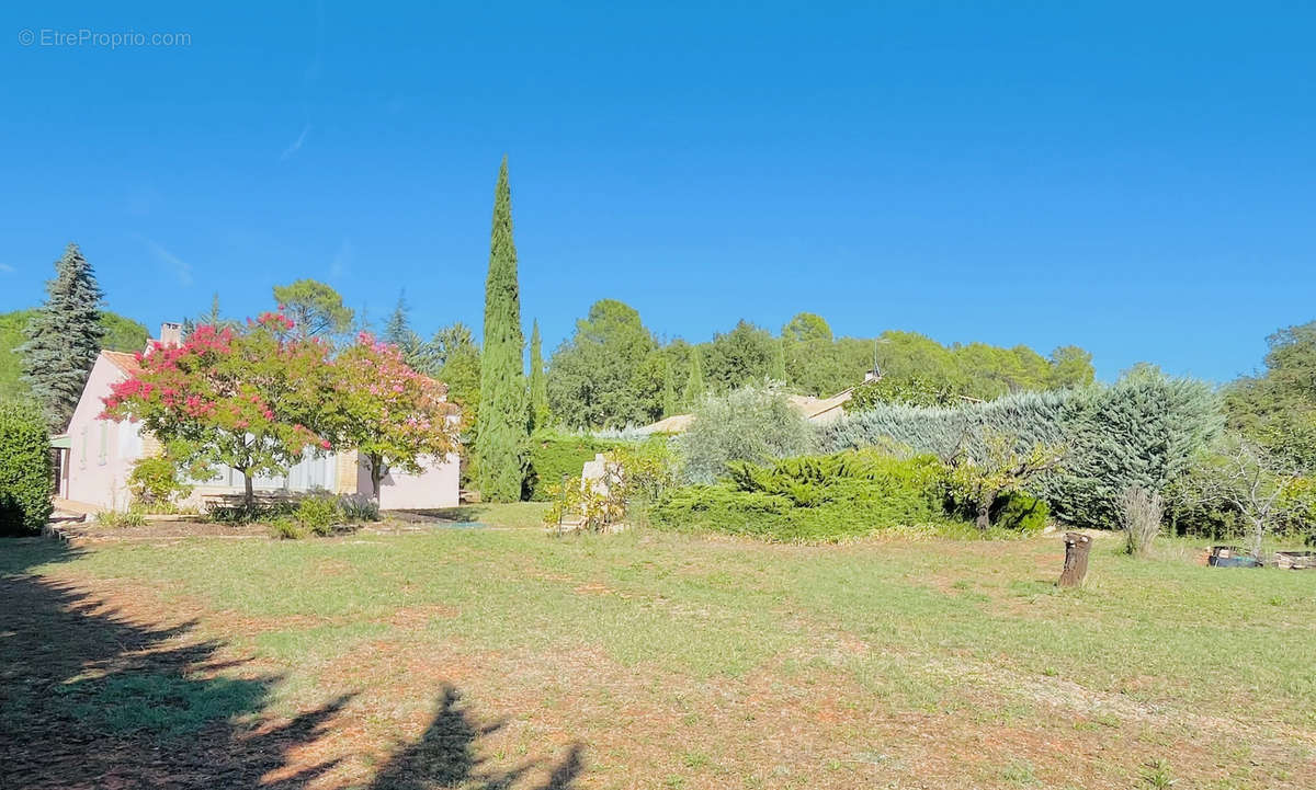 Maison à SAINT-SATURNIN-LES-APT