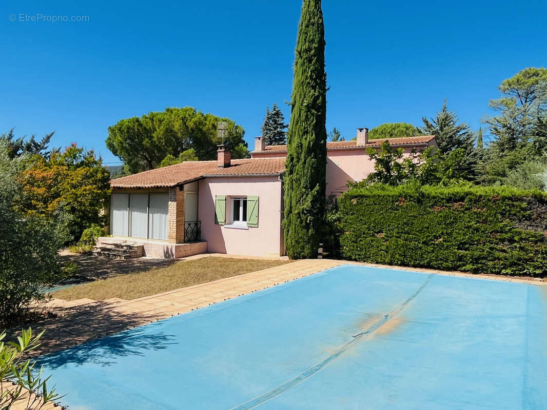 Maison à SAINT-SATURNIN-LES-APT