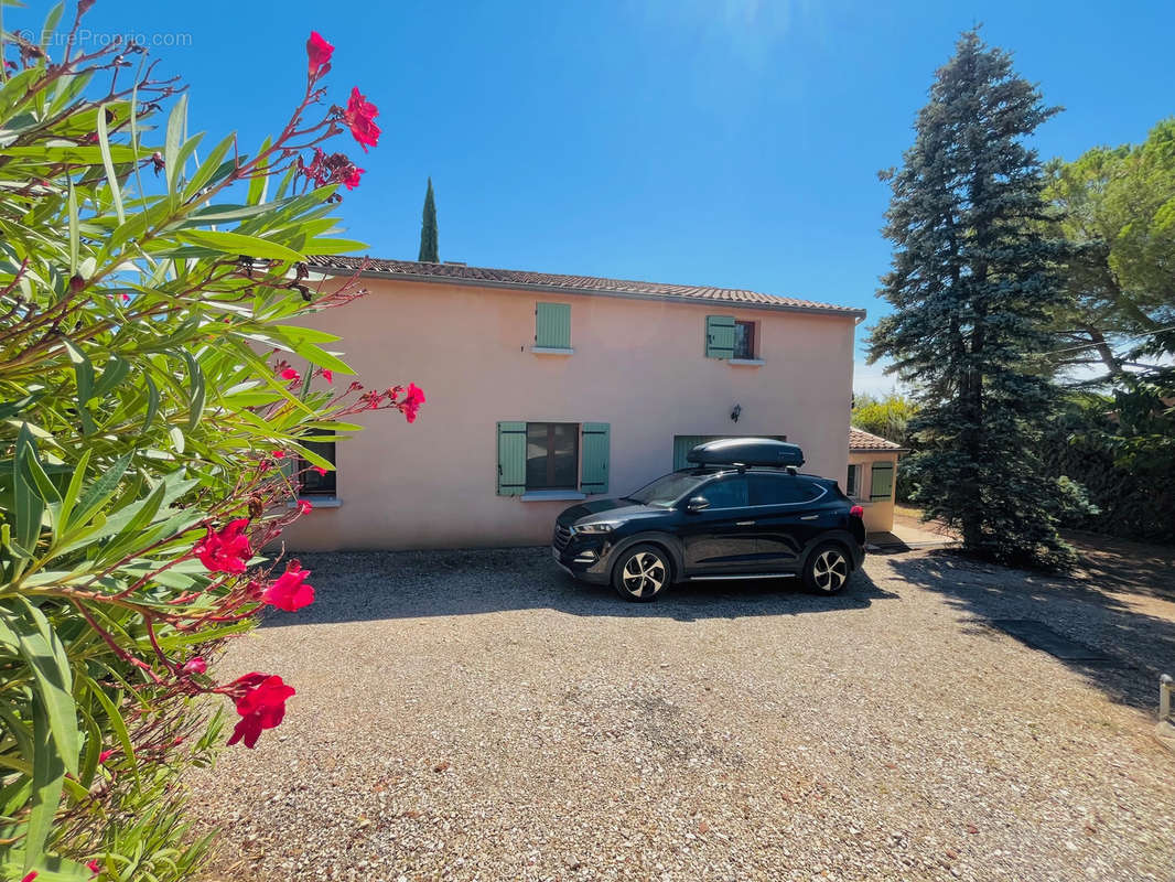 Maison à SAINT-SATURNIN-LES-APT