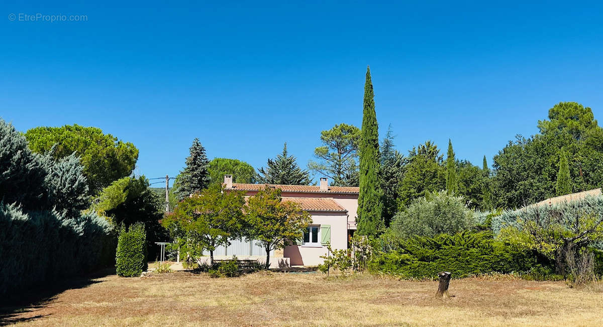 Maison à SAINT-SATURNIN-LES-APT