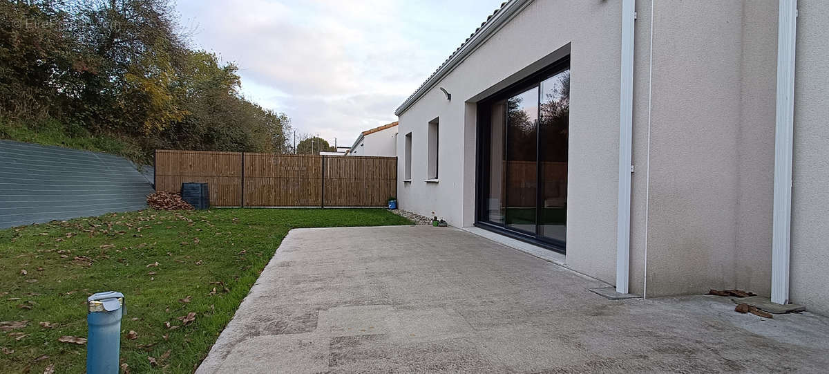 Maison à LES HERBIERS