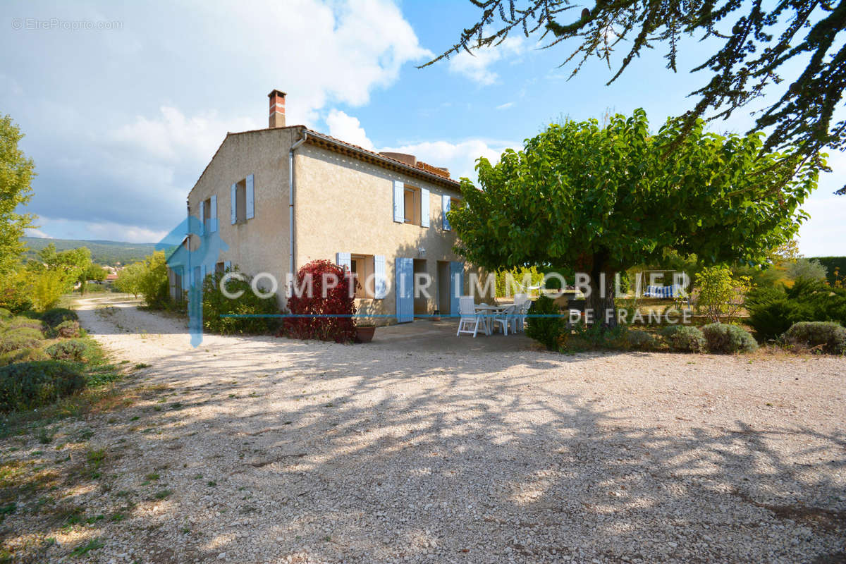 Maison à SAINT-SATURNIN-LES-APT