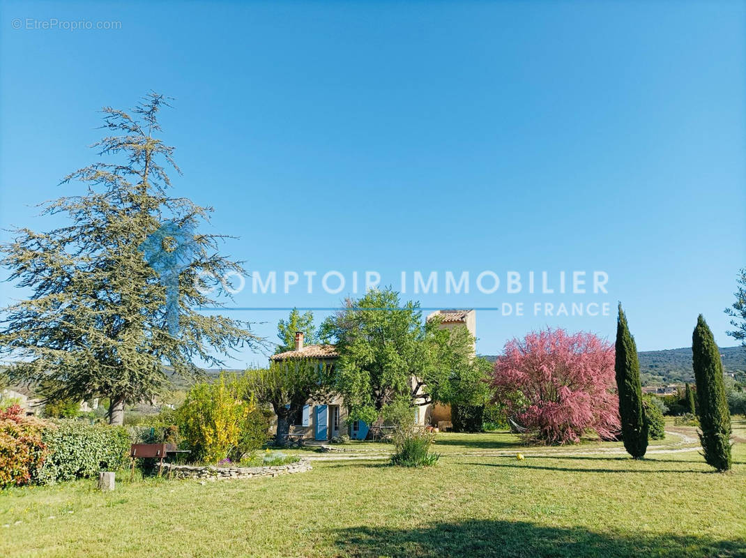 Maison à SAINT-SATURNIN-LES-APT