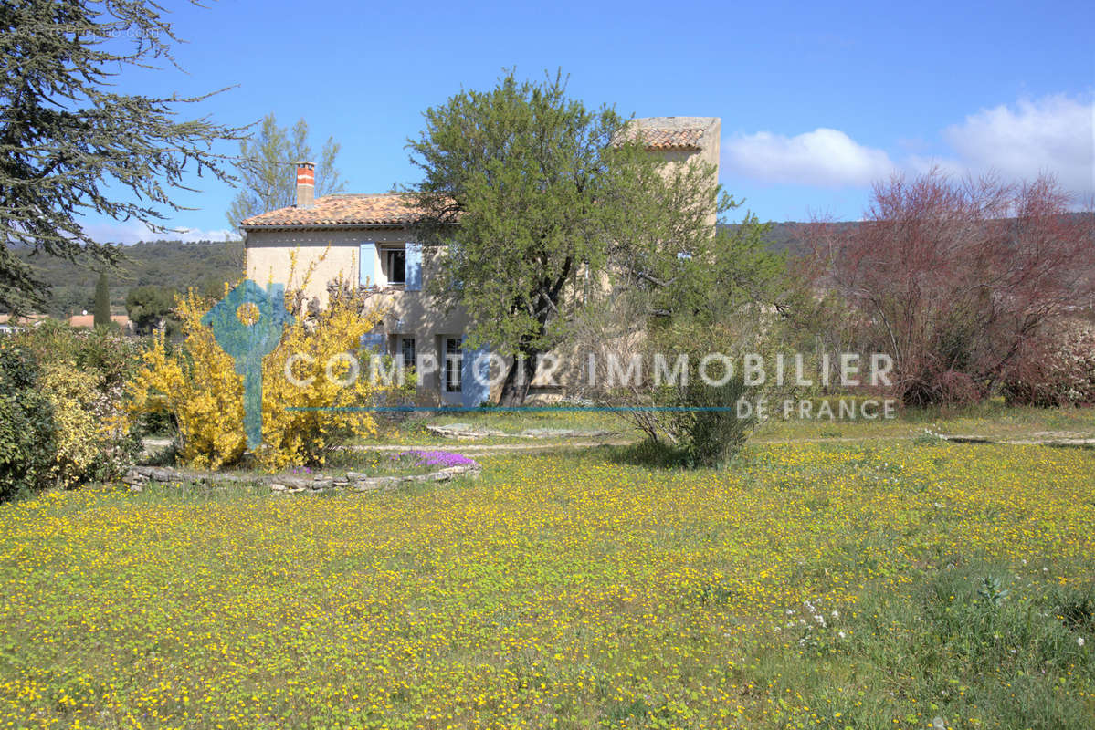 Maison à SAINT-SATURNIN-LES-APT