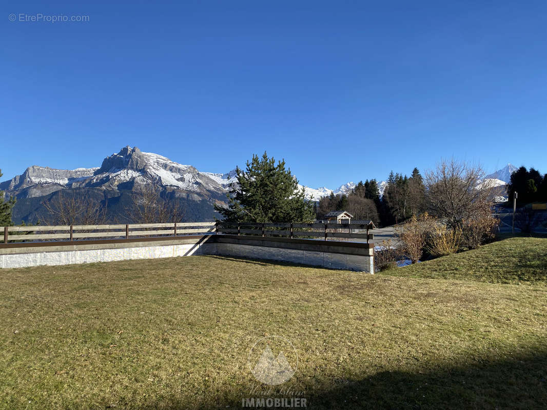 Appartement à COMBLOUX