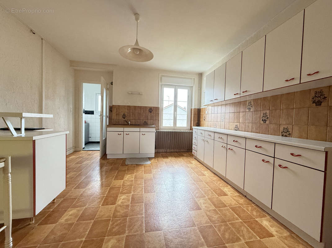 Appartement à MIRECOURT