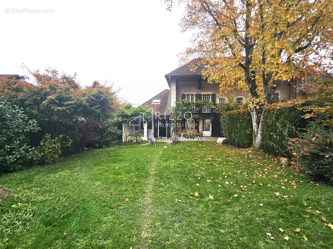 Maison à DIVONNE-LES-BAINS