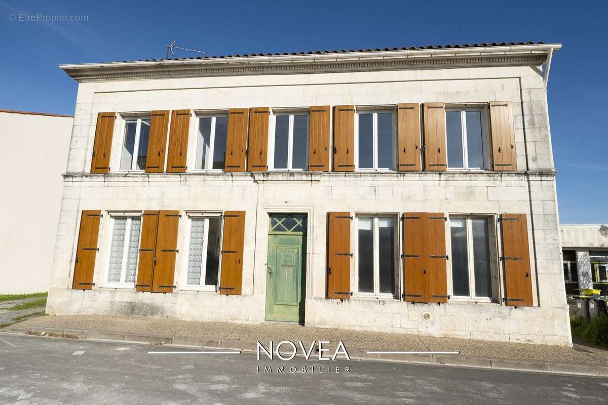 Maison à TONNAY-CHARENTE