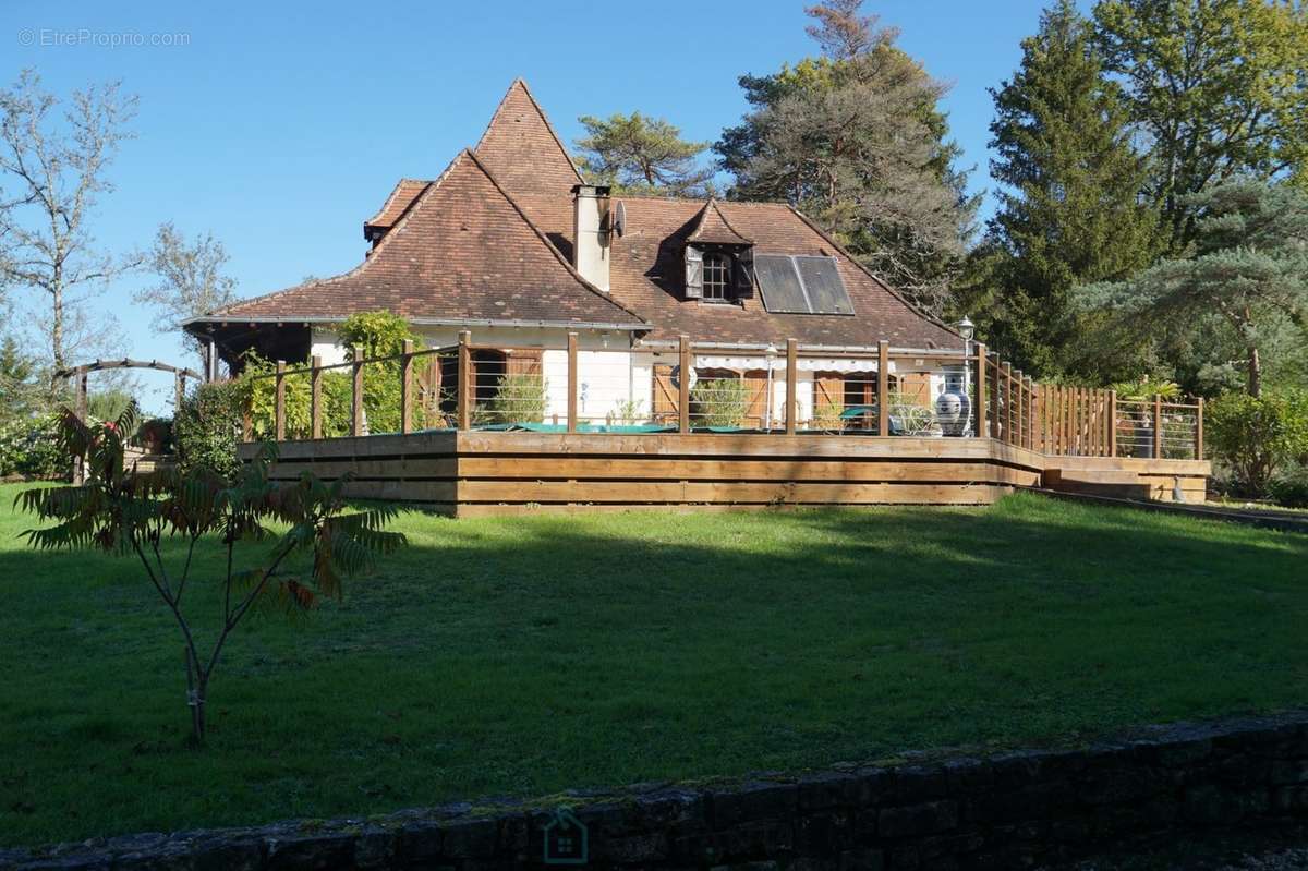 Maison à BOURDEILLES