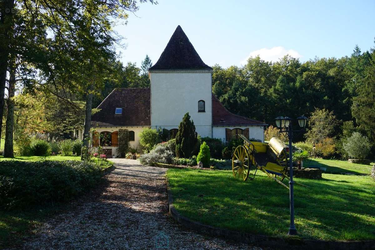 Maison à BOURDEILLES